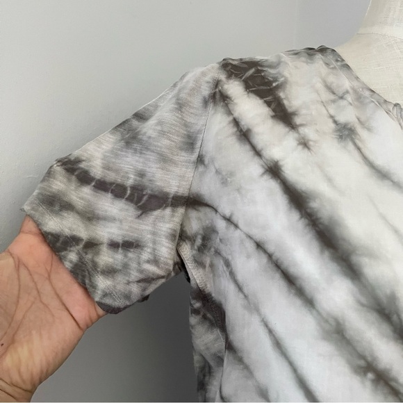 XCVI Y2K Tye Dye Gray tunic top preowned - Picture 2 of 6